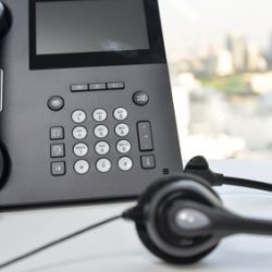telefon-mit-headset-3d-telemarketing